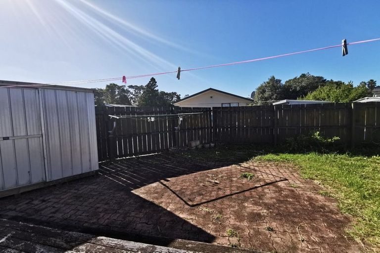 Photo of property in 7 Coletta Lane, Te Atatu South, Auckland, 0610