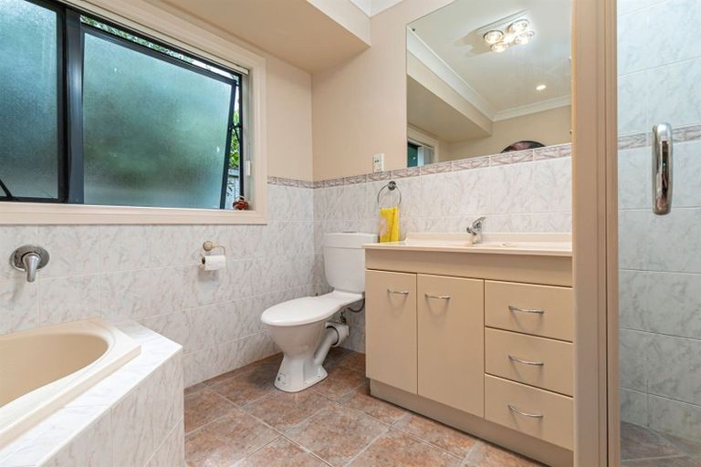 Photo of property in 8 Chadlington Avenue, Henderson, Auckland, 0612