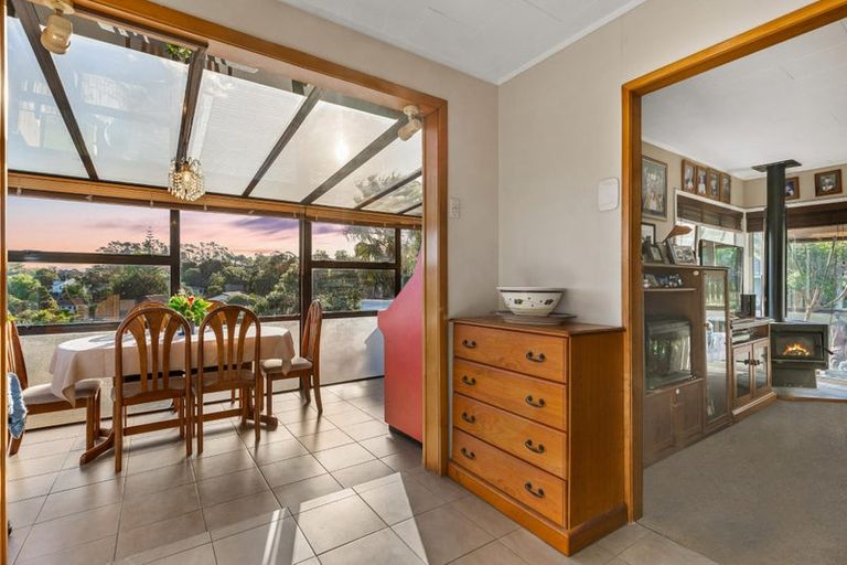 Photo of property in 39 Rehia Road, Massey, Auckland, 0614