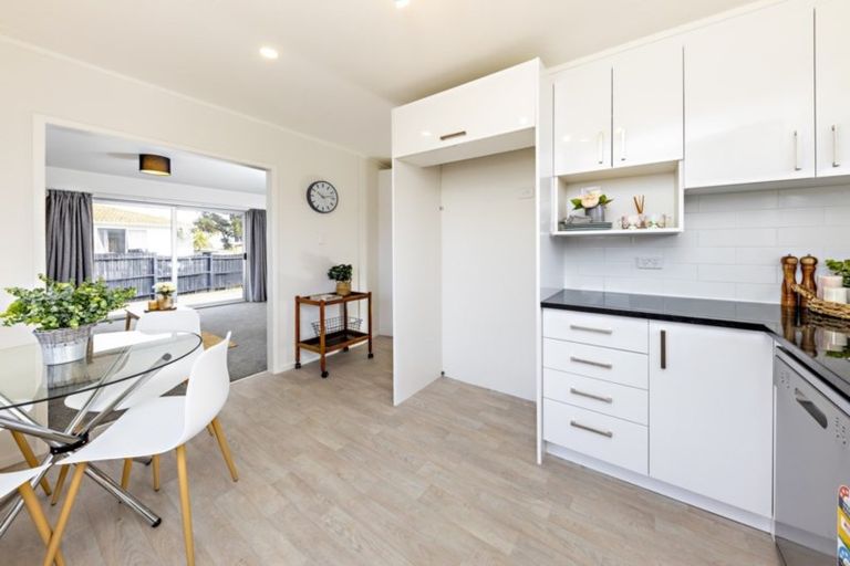 Photo of property in 36 Cranmere Crescent, Mangere East, Auckland, 2024