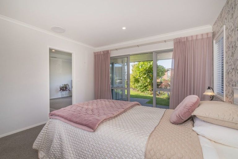 Photo of property in 10 Roseberry Place, Whitianga, 3510