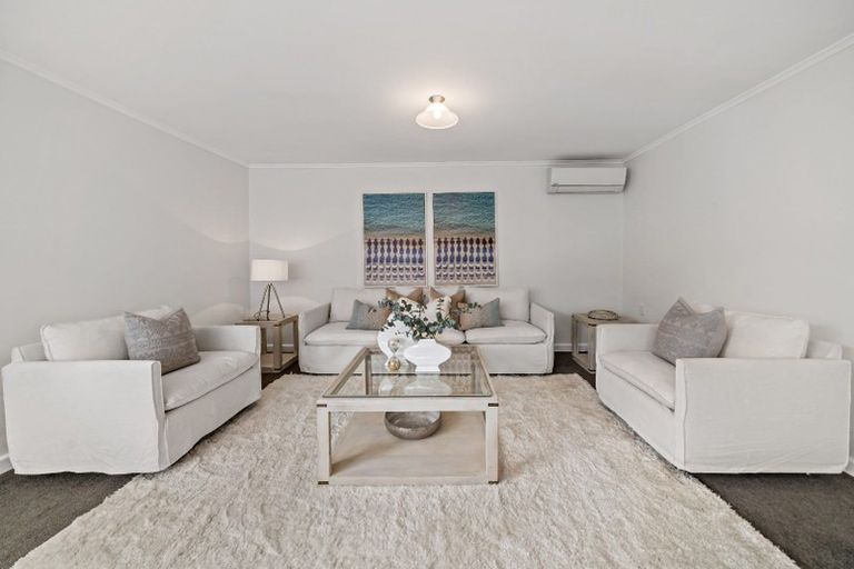 Photo of property in 24 Alberta Street, Point Chevalier, Auckland, 1022