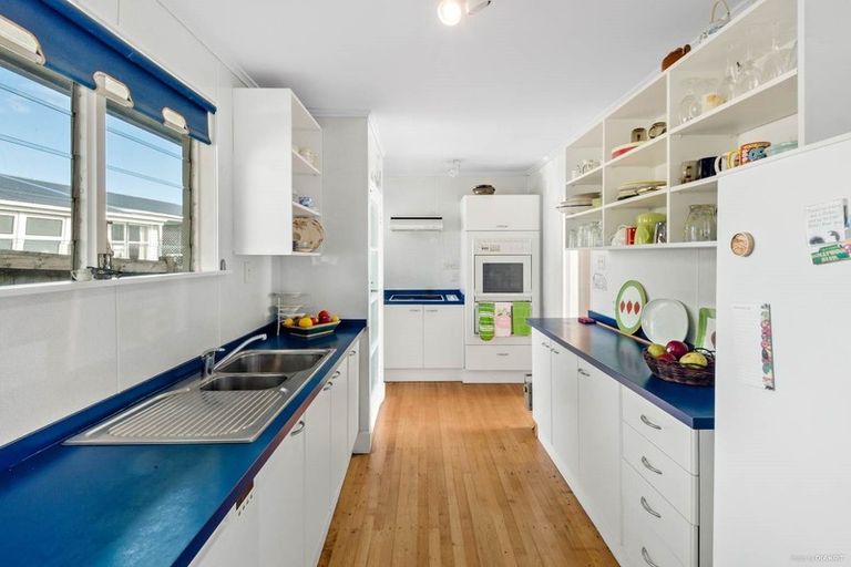 Photo of property in 286 Rangatira Road, Beach Haven, Auckland, 0626