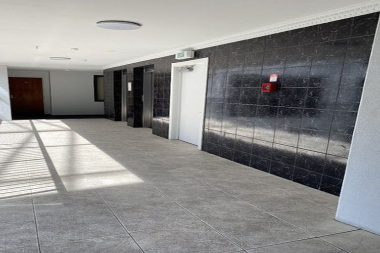 Photo of property in Atrium Towers, 7h/154 The Terrace, Wellington Central, Wellington, 6011