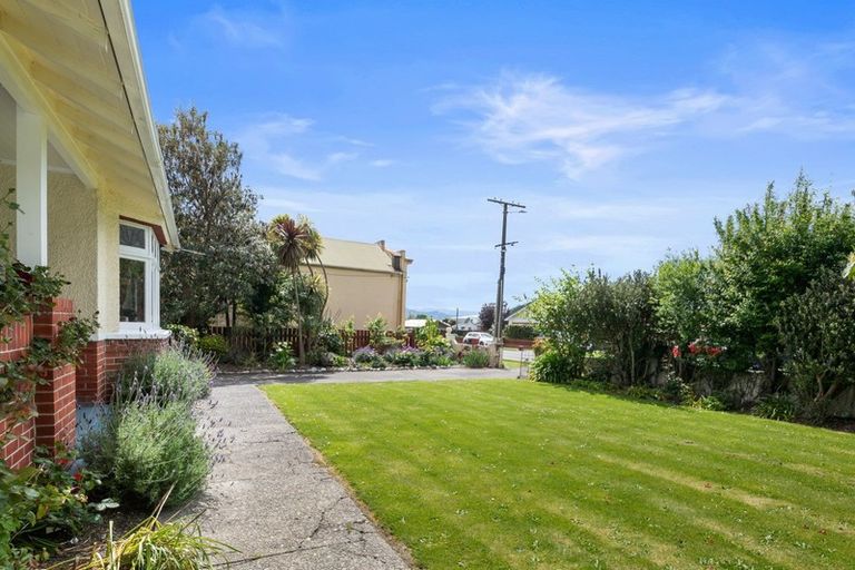 Photo of property in 27 Devon Street, Picton, 7220