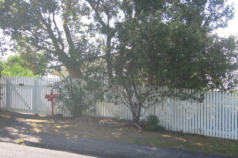 Photo of property in 4 Marlborough Avenue, Glenfield, Auckland, 0629
