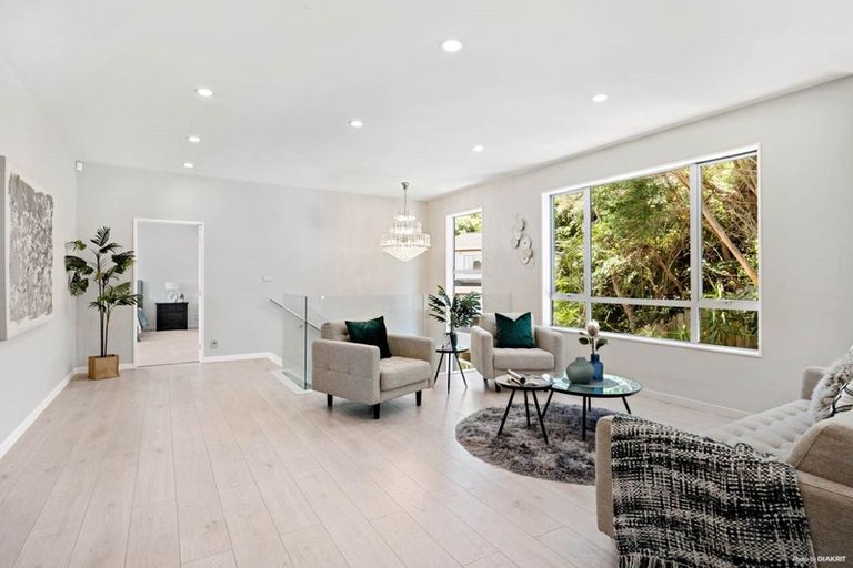 Photo of property in 29 Corricvale Way, Northcross, Auckland, 0630