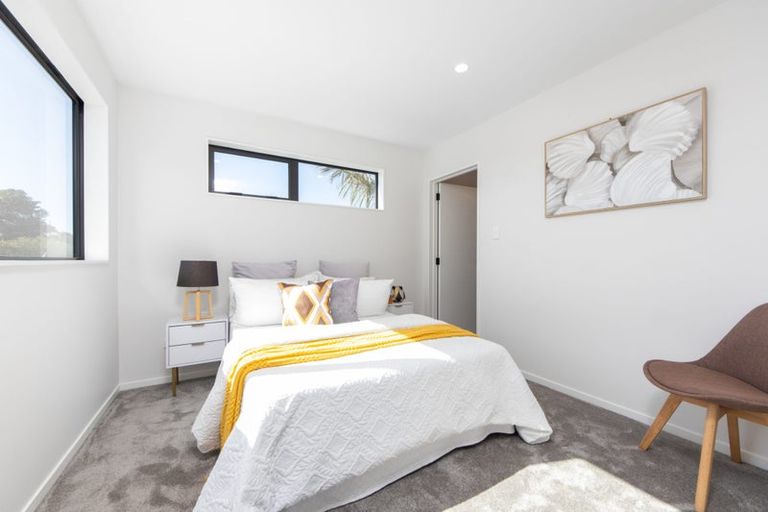 Photo of property in 3b Pendlebury Street, Green Bay, Auckland, 0604