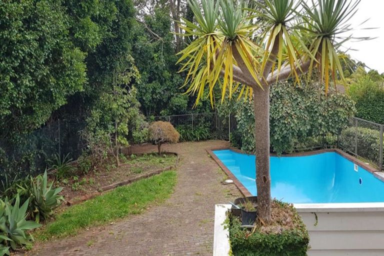 Photo of property in 126 Cook Street, Cockle Bay, Auckland, 2014