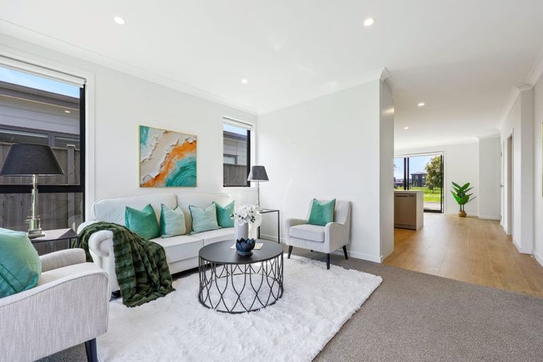 Photo of property in 26 Rauriki Lane, Rosehill, Papakura, 2113