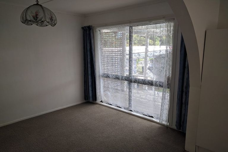 Photo of property in 2/28 Neal Avenue, Glenfield, Auckland, 0629
