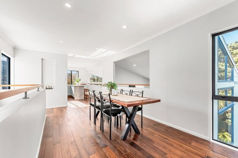 Photo of property in 175 Tirohanga Road, Tirohanga, Lower Hutt, 5010