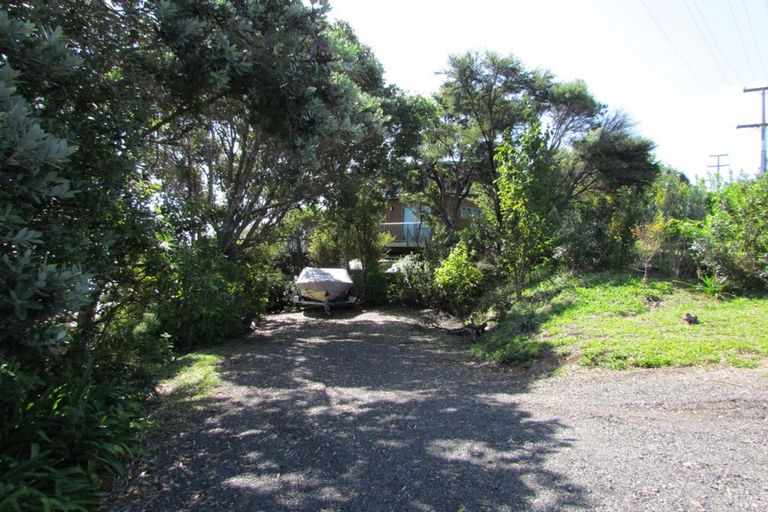 Photo of property in 1590 Wyuna Bay Road, Wyuna Bay, Coromandel, 3581