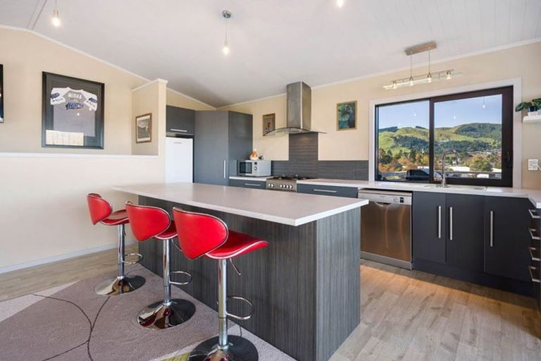 Photo of property in 136 Lisland Drive, Kinloch, Taupo, 3377