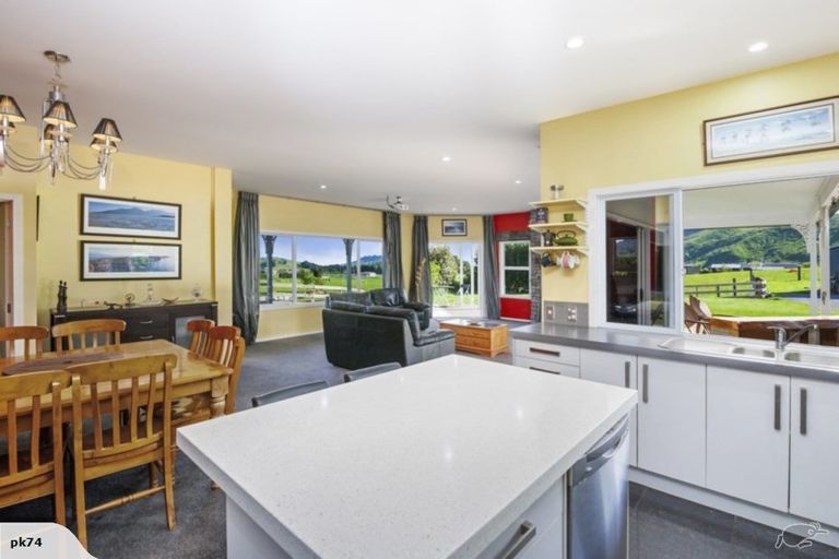Photo of property in 40 Grant Road, Kinloch, Taupo, 3385