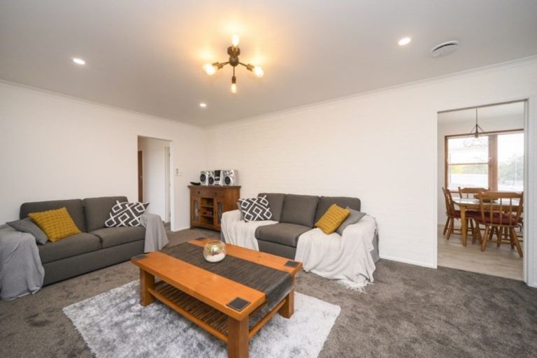 Photo of property in 10 Wairau Place, Kelvin Grove, Palmerston North, 4414