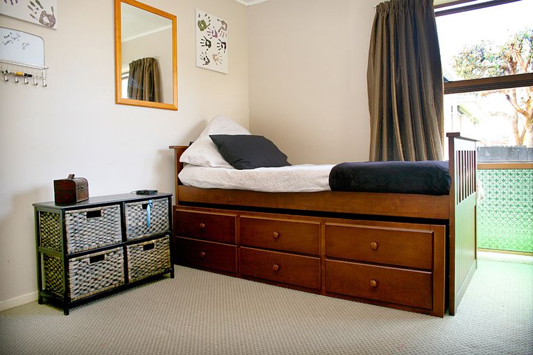 Photo of property in 2/1 Glengowan Place, Conifer Grove, Takanini, 2112