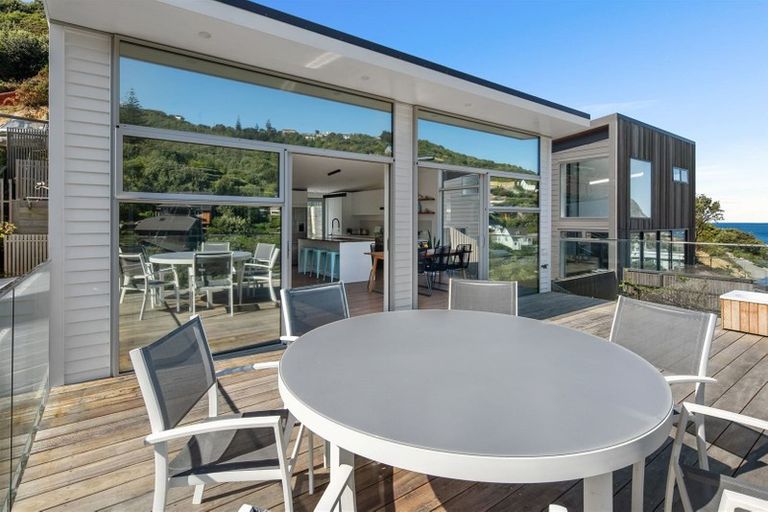 Photo of property in 221 Houghton Bay Road, Houghton Bay, Wellington, 6023