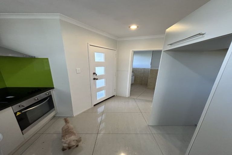 Photo of property in 30c Pinedale Place, Henderson, Auckland, 0610