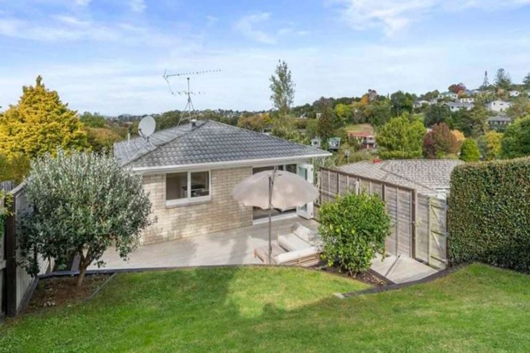 Photo of property in 1/99 Mountbatten Avenue, Hillcrest, Auckland, 0627