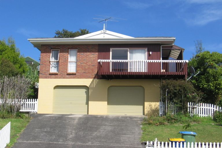 Photo of property in 11 Miraka Place, Birkenhead, Auckland, 0626