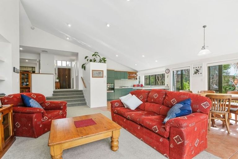 Photo of property in 80 Landing Drive, Albany, Auckland, 0632