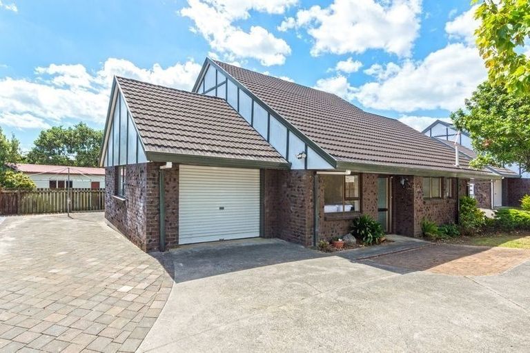 Photo of property in 6a Lilian Place, Farm Cove, Auckland, 2012