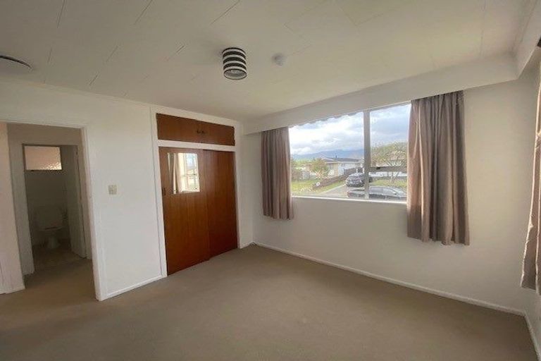 Photo of property in 1 Fremont Grove, Totara Park, Upper Hutt, 5018