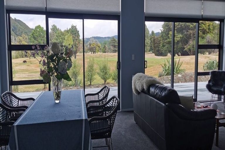 Photo of property in 12 John Harris Way, Te Marua, Upper Hutt, 5018