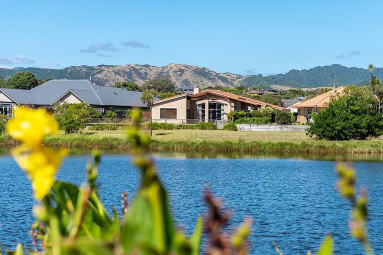Photo of property in 7 Marewa Place, Waikanae Beach, Waikanae, 5036