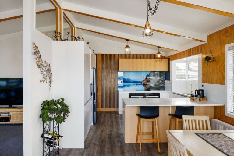 Photo of property in 1 Morrow Avenue, St Andrews, Hamilton, 3200