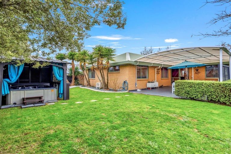 Photo of property in 16 Antrim Place, Nawton, Hamilton, 3200