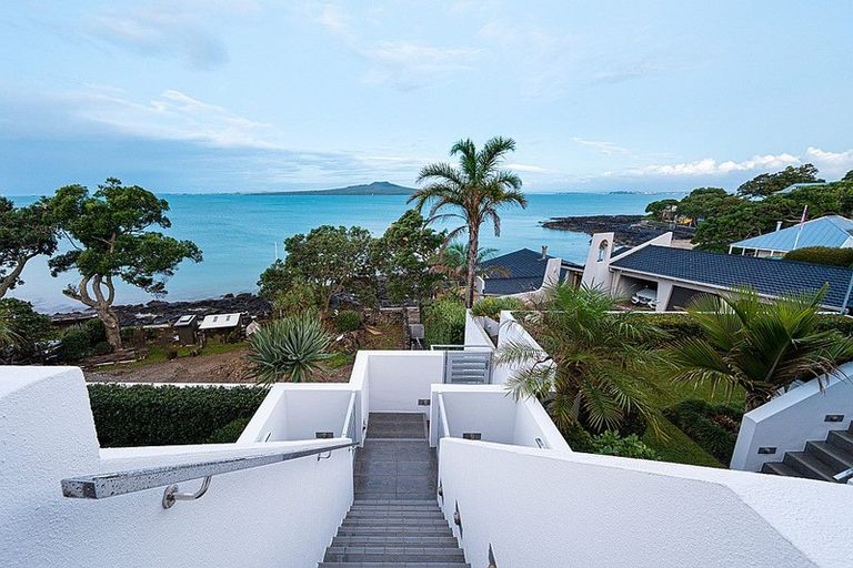 Photo of property in 3/245 Hurstmere Road, Takapuna, Auckland, 0622