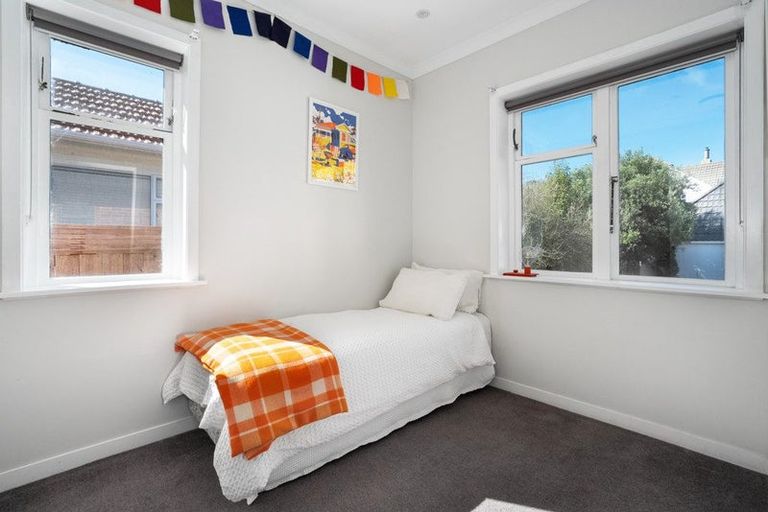 Photo of property in 544 Broadway, Strathmore Park, Wellington, 6022