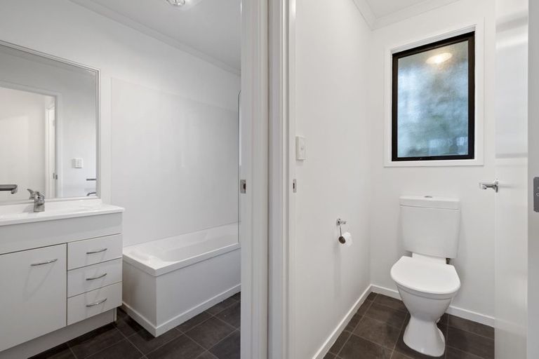 Photo of property in 2/57 Redcrest Avenue, Red Hill, Papakura, 2110