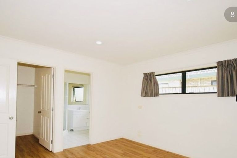 Photo of property in 74 Redcastle Drive, East Tamaki, Auckland, 2013