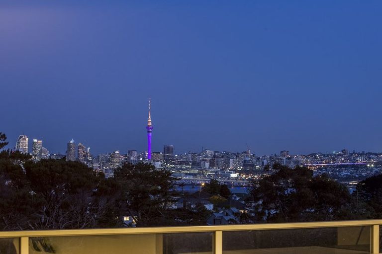 Photo of property in 8d Huka Road, Birkenhead, Auckland, 0626