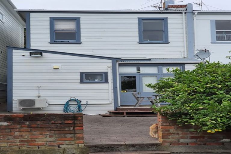 Photo of property in 92 Austin Street, Mount Victoria, Wellington, 6011