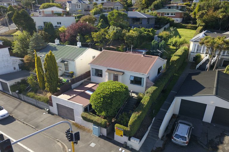 Photo of property in 25 Kaikorai Valley Road, Kaikorai, Dunedin, 9010