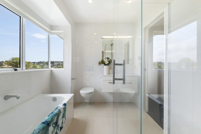 Photo of property in 13a Gulf View Road, Murrays Bay, Auckland, 0630