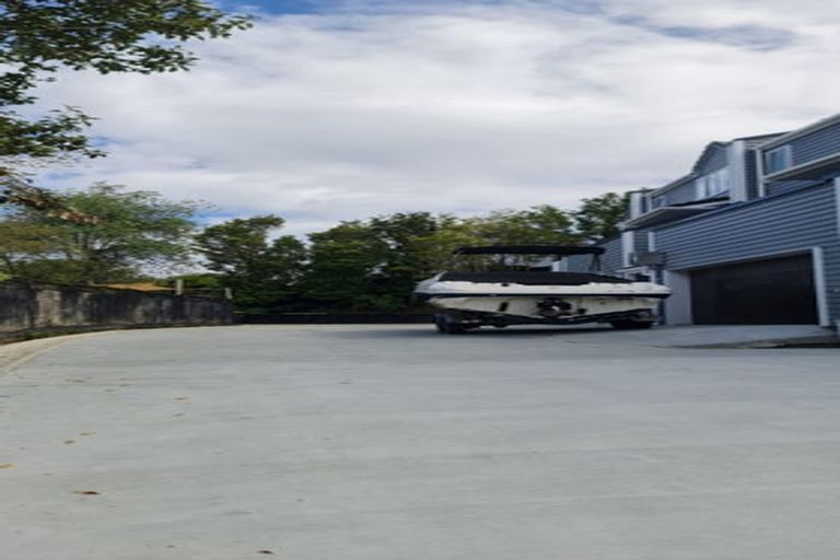 Photo of property in 3/7 Belle Verde Drive, Sunnynook, Auckland, 0630