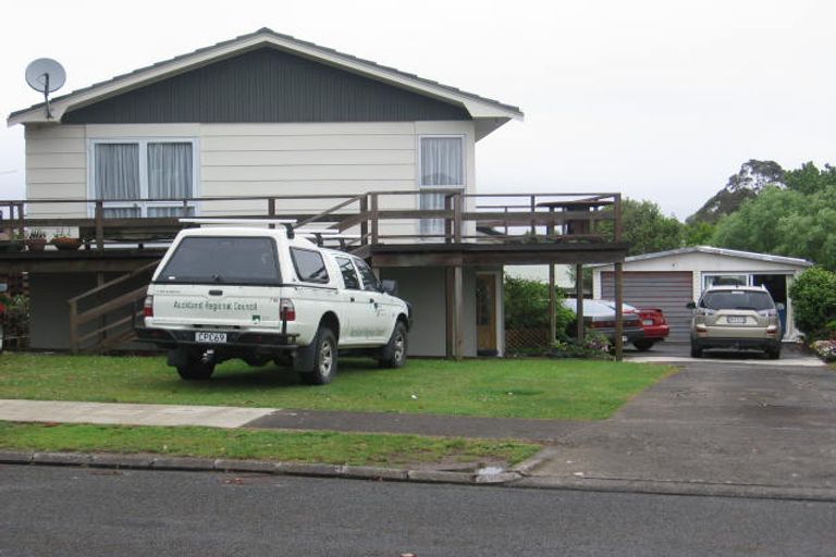 Photo of property in 109 Archmillen Avenue, Pakuranga Heights, Auckland, 2010