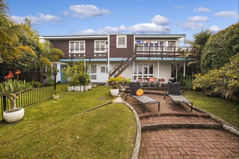 Photo of property in 231 Te Atatu Road, Te Atatu South, Auckland, 0610