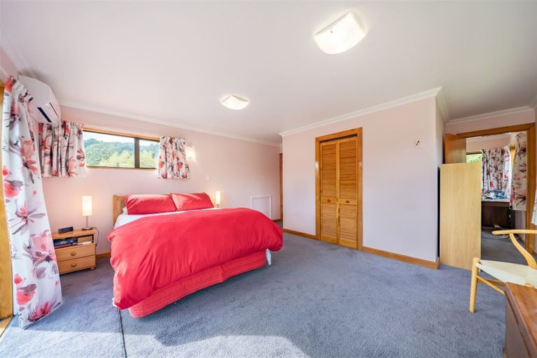 Photo of property in 262a Katherine Mansfield Drive, Whitemans Valley, Upper Hutt, 5371