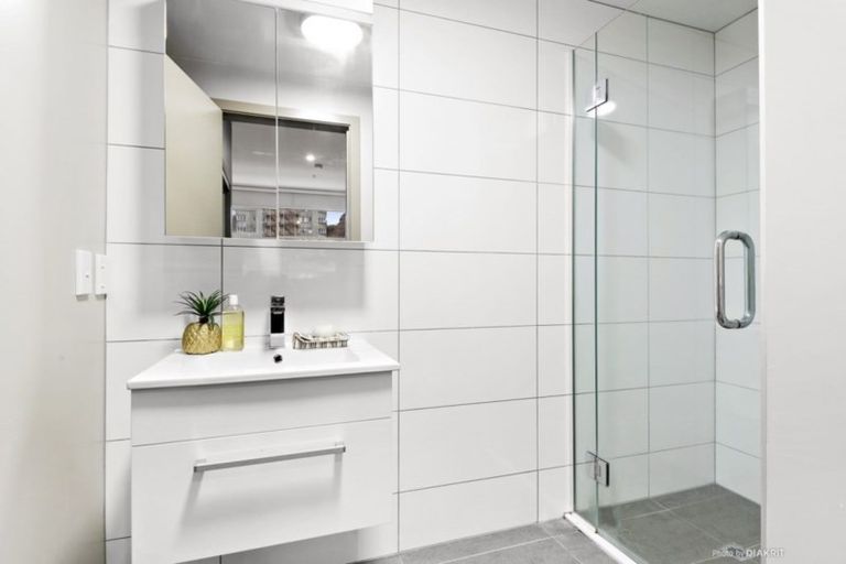 Photo of property in Canvas Apartments, 10/307 Willis Street, Te Aro, Wellington, 6011