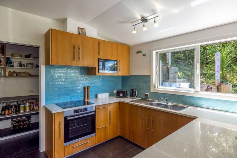 Photo of property in 18 Victoria Road South, Onetangi, Waiheke Island, 1081