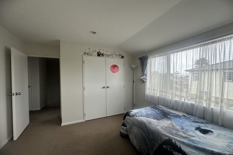 Photo of property in 27/22 Northcross Drive, Oteha, Auckland, 0632