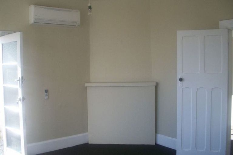 Photo of property in 102 Barbour Street, Waltham, Christchurch, 8011