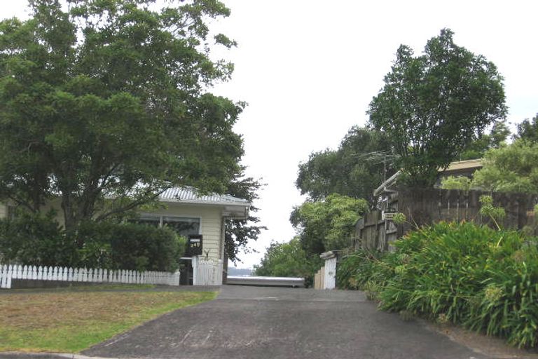 Photo of property in 2/248 Sunset Road, Windsor Park, Auckland, 0632
