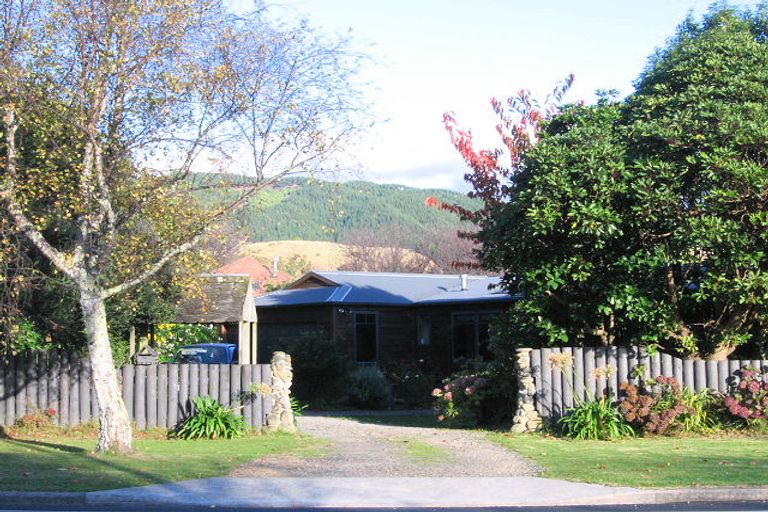 Photo of property in 424 Te Moana Road, Waikanae, 5036